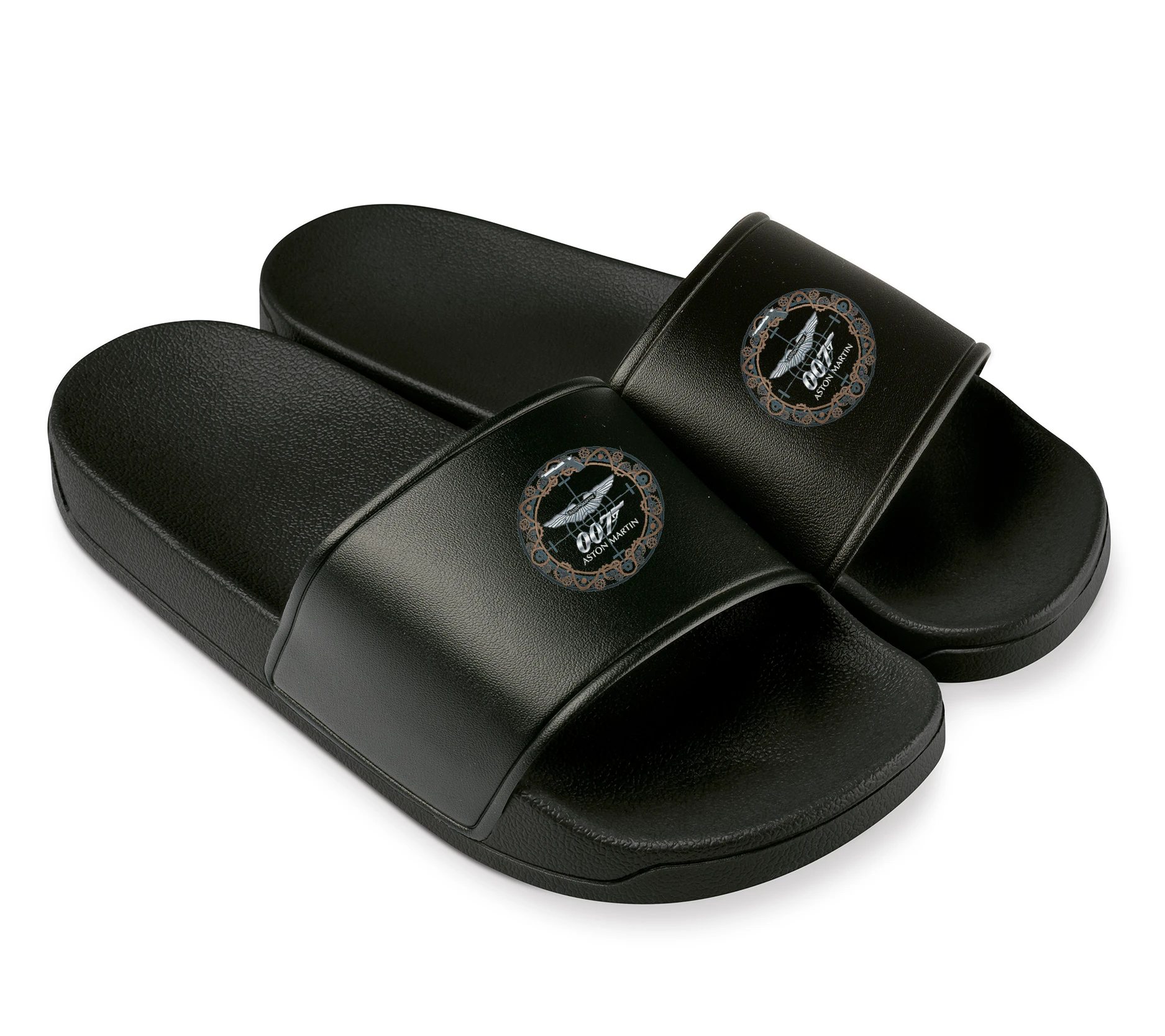 slippers_black_Šarm_Elegance_A_Síla_Aston_Martin_007_V_Mechanickém_Terči_Black